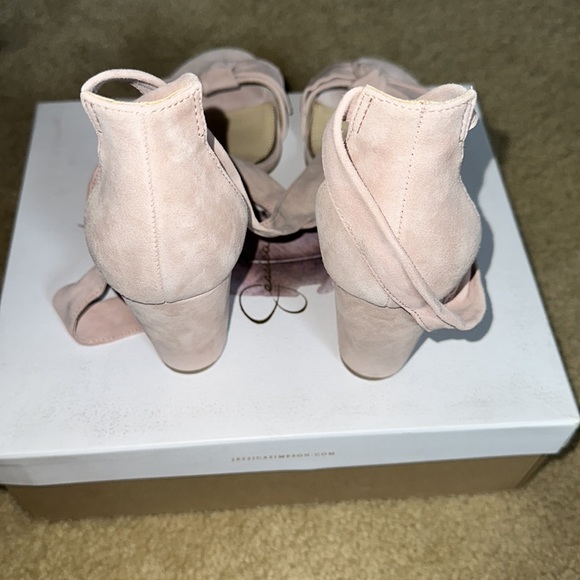 Pink heels - Picture 4 of 5